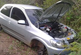 Polícia Militar localiza veículo “depenado” na zona rural de Lagoa da Canoa