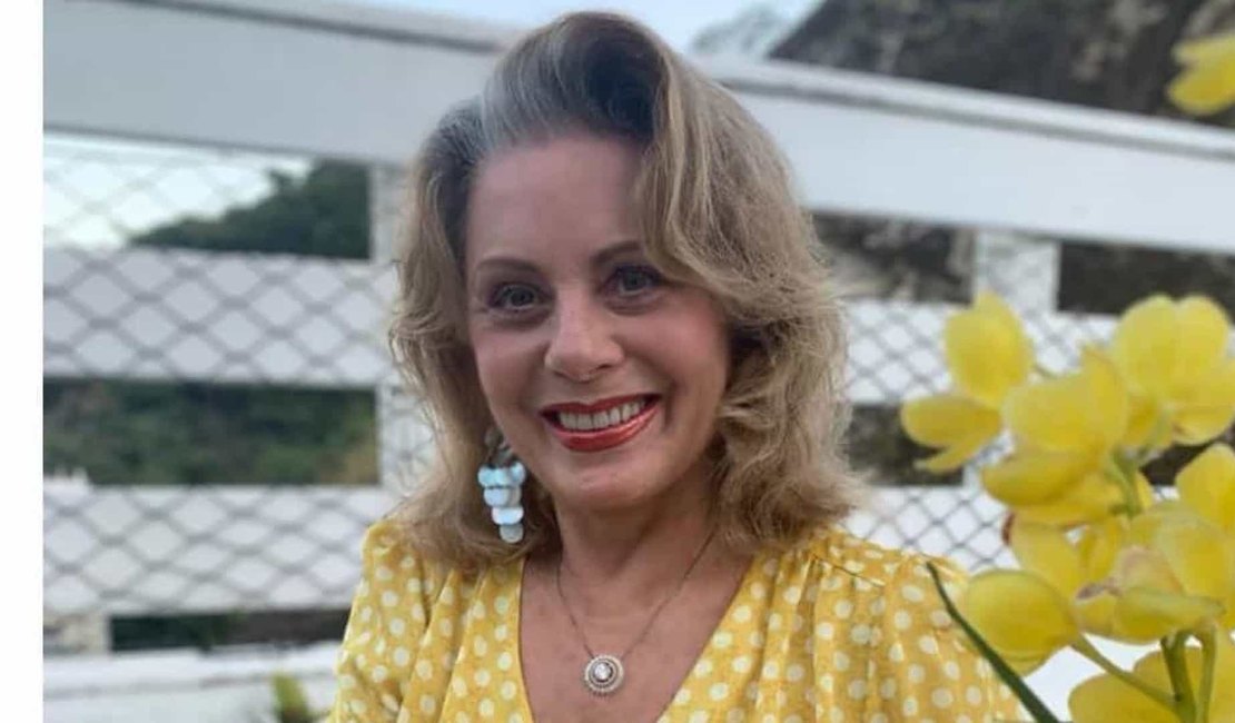 Aos 69 anos, Vera Fischer exibe corpo tonificado em dia de faxina