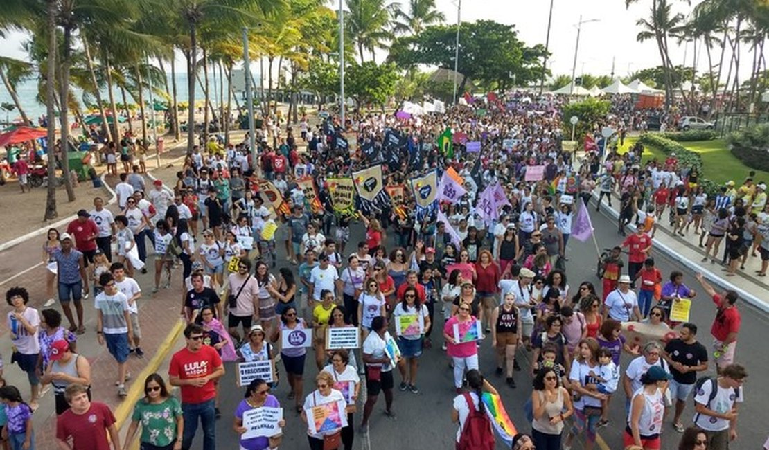 Protestos contra Bolsonaro ocorrem em pelo menos 40 cidades; atos a favor, em 14