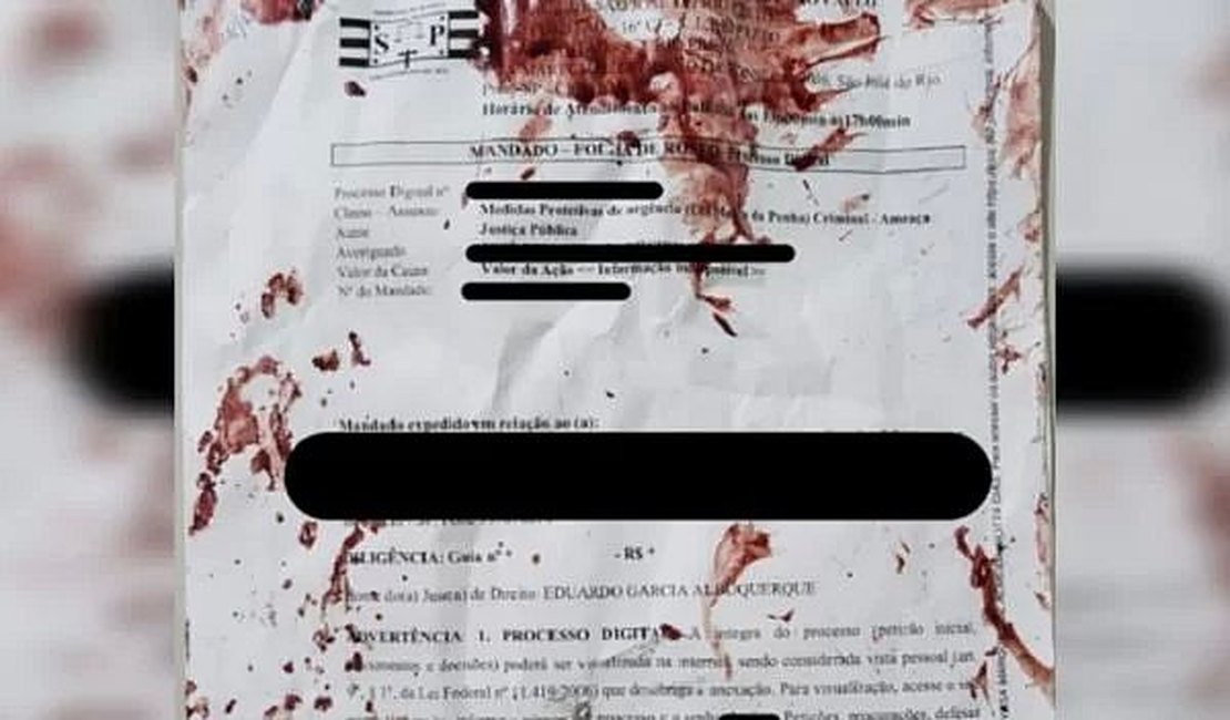 Oficial de justiça é espancada enquanto entrega ordem judicial a homem que agrediu a ex