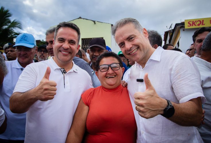 Recebido por multidão, Renan Filho exalta potencial da Ilha do Ferro