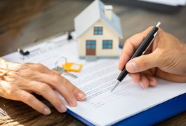 Comprar um imóvel sem escritura pode trazer diversos problemas; saiba quais