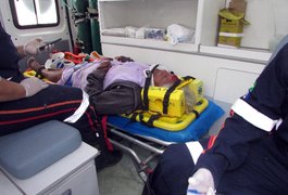 Mulher de 83 anos é atropelada por veículo quando tentava atravessar avenida com sua neta