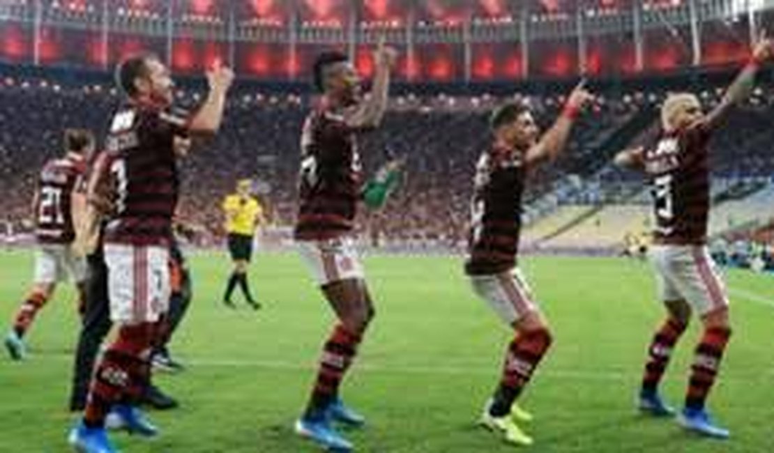 Flamengo dá show, faz 5 a 0 no Grêmio e vai à final da Libertadores após 38 anos