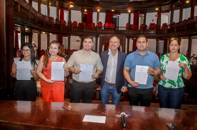 Ronaldo Lopes empossa aprovados no concurso da Prefeitura de Penedo
