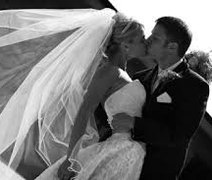 Metade dos casais não faz sexo na noite de núpcias, diz pesquisa