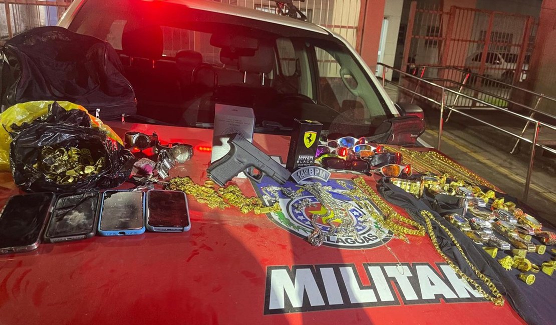 PM de Alagoas prende dupla suspeita de roubo a loja em Maceió