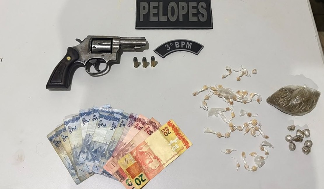 PMs recuperam motocicletas e prendem homem com drogas e revólver no Sítio Esporão
