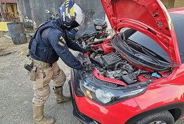 Homem é preso e carro com ﻿sinal identificador adulterado é apreendido pela PRF