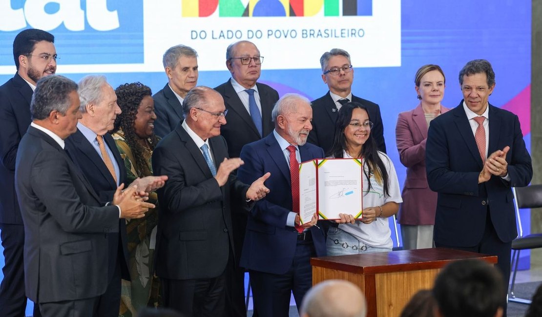 Lula sanciona lei contra adultização de crianças nas redes