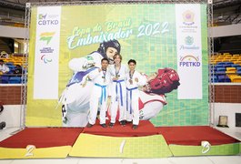 Arapiraquenses conquistam medalhas em campeonato de Taekwondo, em Recife