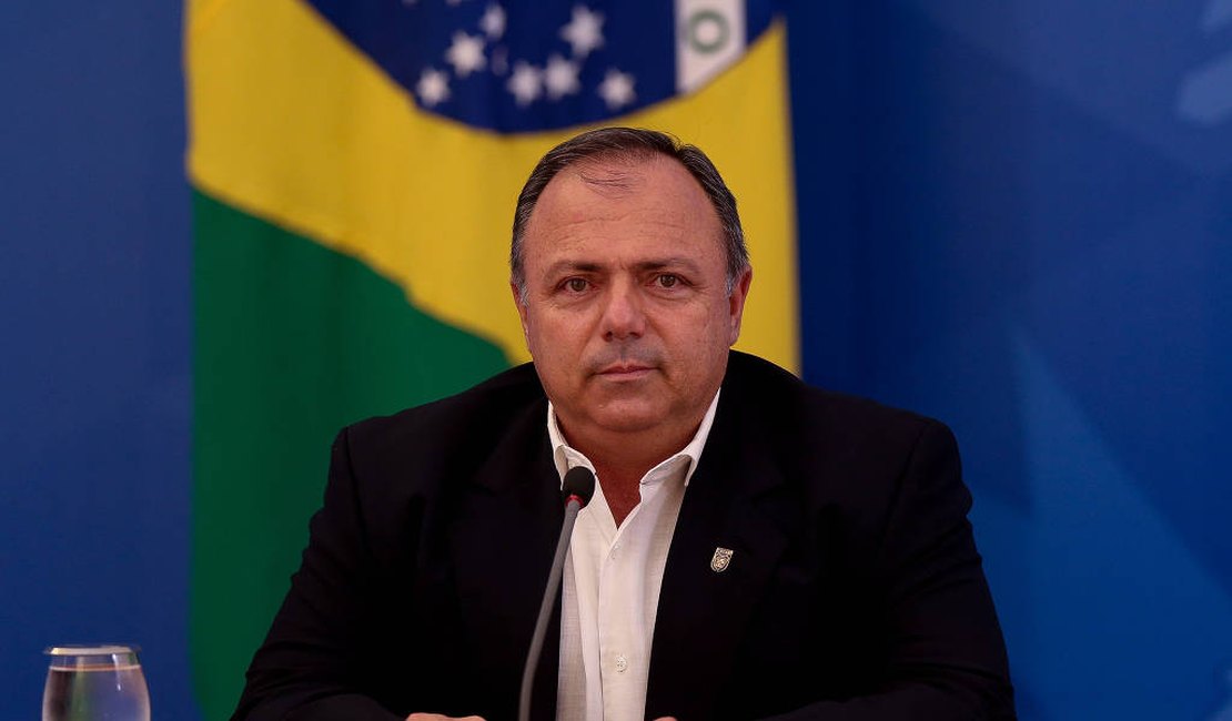 Ministro da Saúde, Eduardo Pazuello é internado com Covid-19