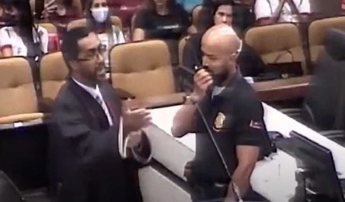 VÍDEO. Advogado dá voz de prisão a desembargador durante audiência em Minas Gerais