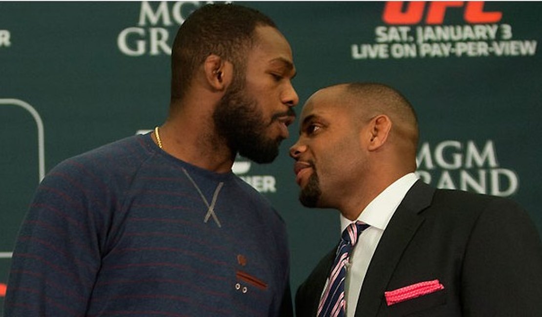 UFC estreia em 2015 com alucinante disputa pelo cinturão dos meio-pesados: Jones x Cormier