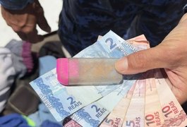 Homem é preso por suspeita de tráfico de drogas na Levada, em Maceió