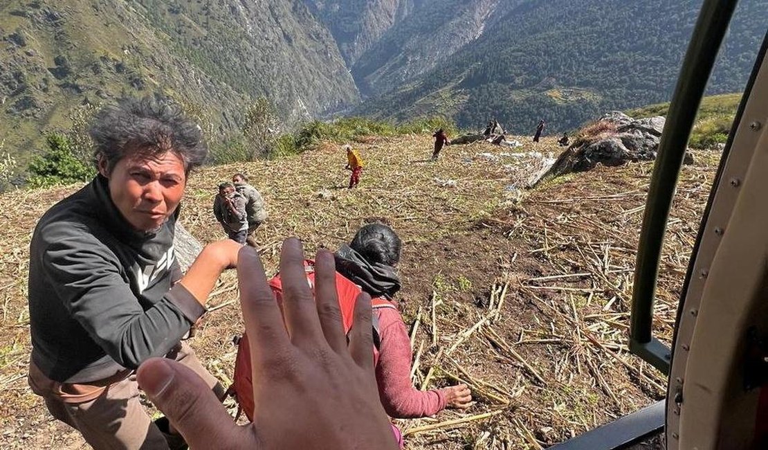 Deslizamento de terra provoca nova enchente no Nepal e alerta de evacuação