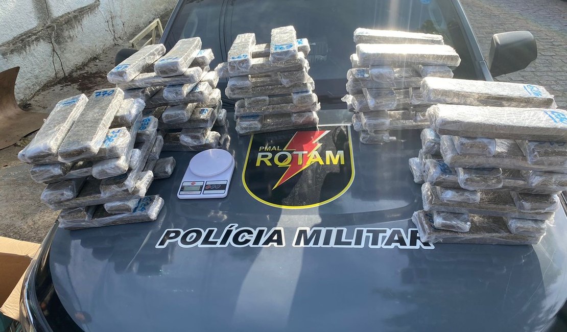 Polícia apreende quase 50 quilos de maconha com mulher em Maceió