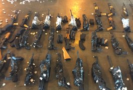 Polícia Civil apreende 60 fuzis de guerra no Aeroporto Internacional do Rio