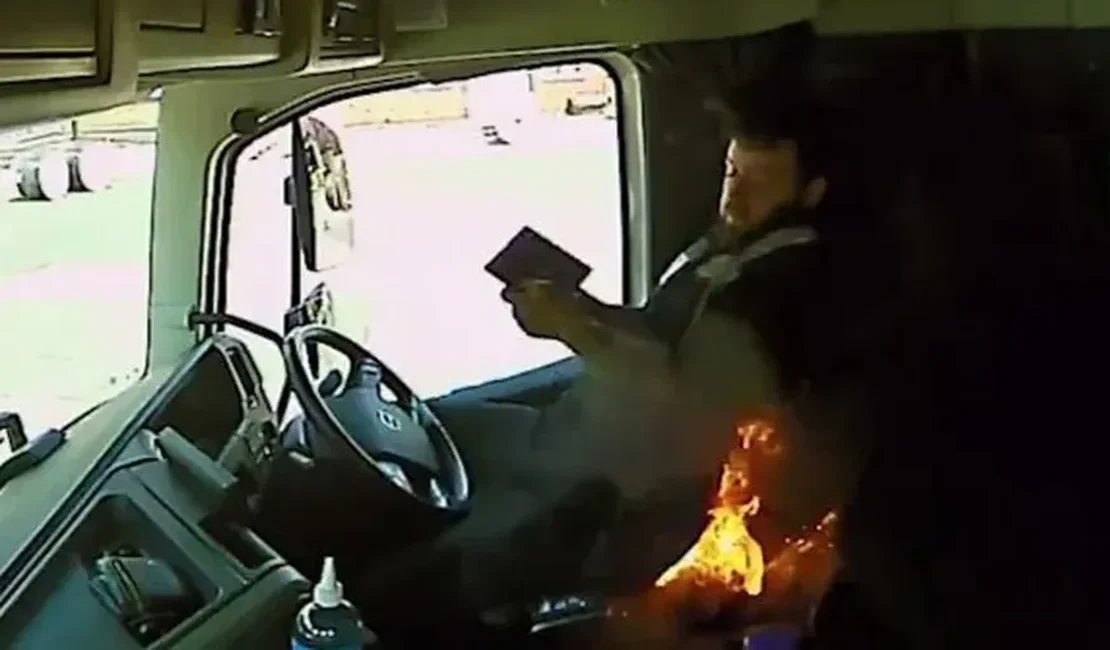 VÍDEO: Caminhoneiro leva susto após bateria de cigarro eletrônico explodir no bolso da calça