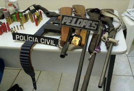 Polícia Civil apreende arsenal em Feira Grande