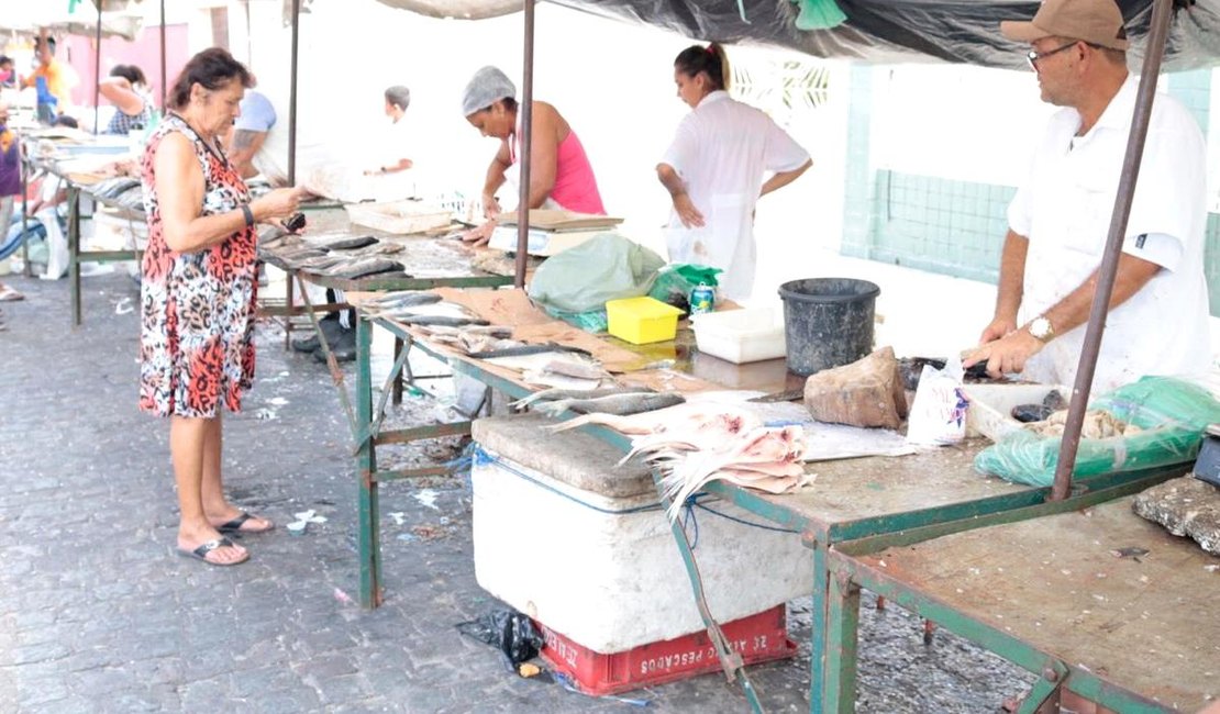 Comerciantes de Arapiraca se preparam para as vendas de pescados na Semana Santa