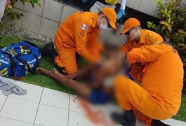 Pescador fica ferido após ser esfaqueado na orla da Pajuçara