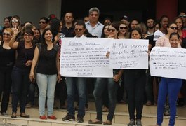 Demitidos, agentes de saúde e de endemias se reúnem com promotor de Justiça em Arapiraca