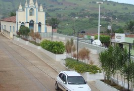 Bandidos armados fazem mãe e filho reféns e roubam R$ 7 mil, em Coité do Nóia