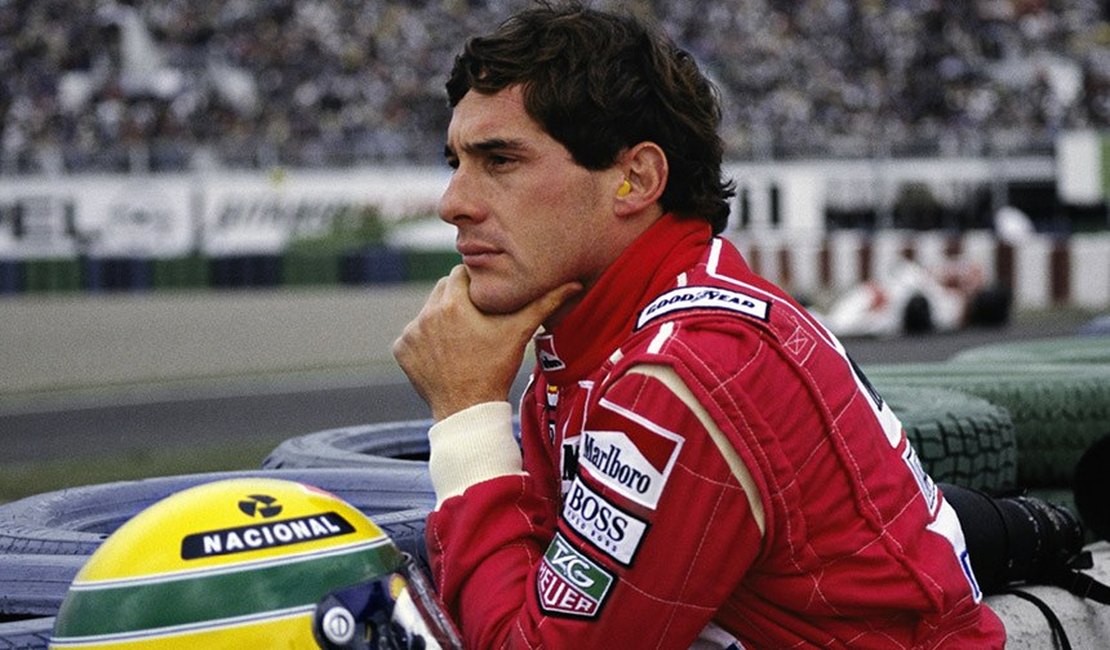 Ex-noiva de Ayrton Senna processa escritora de sua biografia