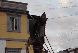 Parte de sobrado histórico onde viveu Théo Brandão desaba, ﻿após fortes chuvas em Viçosa