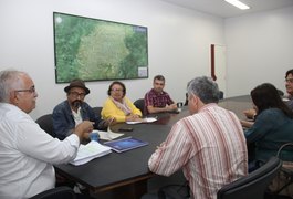 Vice-reitor da Uneal apresenta proposta de parceria com a prefeitura