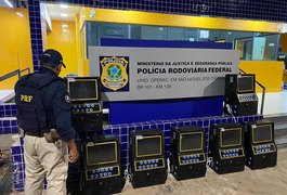 Sete máquinas caça-níqueis são apreendidas na BR-101, em São Miguel dos Campos