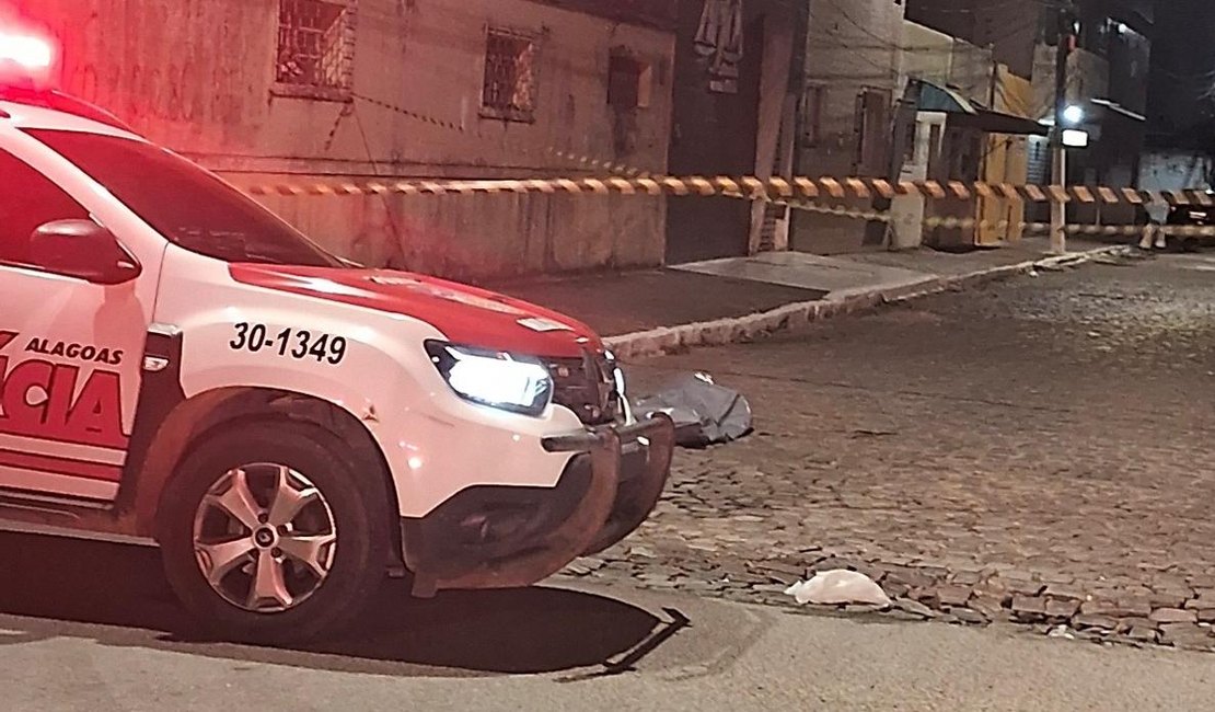 Homem morre após ser baleado em esquina no Centro de Arapiraca