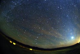 Detritos do cometa Halley vão riscar o céu na noite desta quarta-feira (21); veja horários para observar