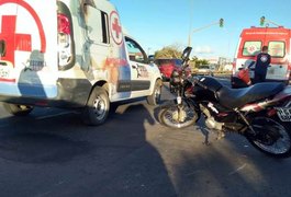 Colisão entre moto e ambulância deixa motociclista ferido na AL 220, em Arapiraca
