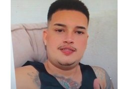 Imagens fortes: Jovem é executado por trio encapuzado ao sair de carro de autoescola em Surubim (PE)