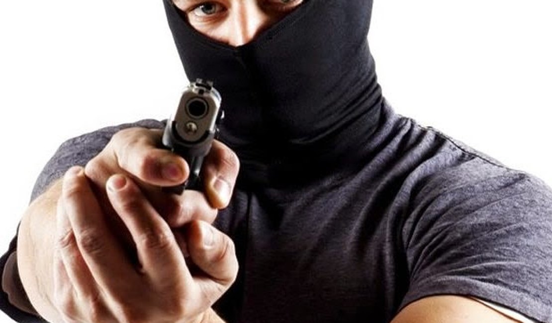 Cinco estabelecimentos são assaltados em menos de 24h em AL