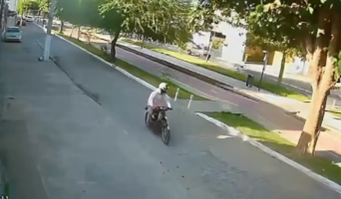 Em vídeo, responsável por ataque ao prédio da Rádio Gazeta FM Arapiraca é flagrado cometendo o crime; assista