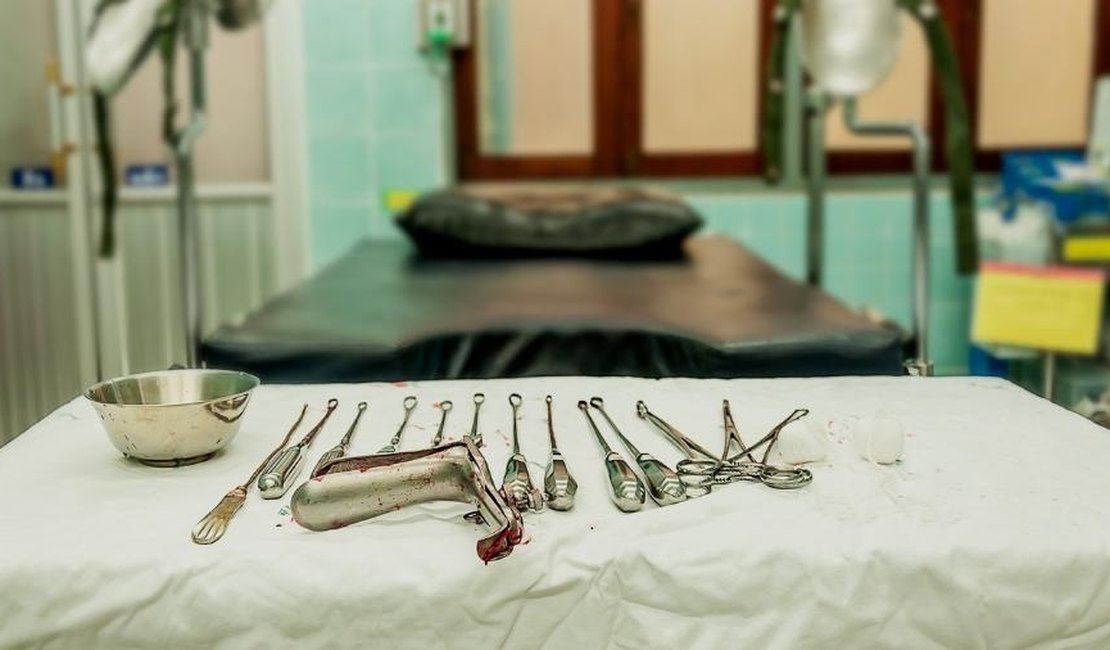 Clínica clandestina de abortos em Arapiraca deixou grávida morta e mulher sem visão; idosa e empresário são indiciados