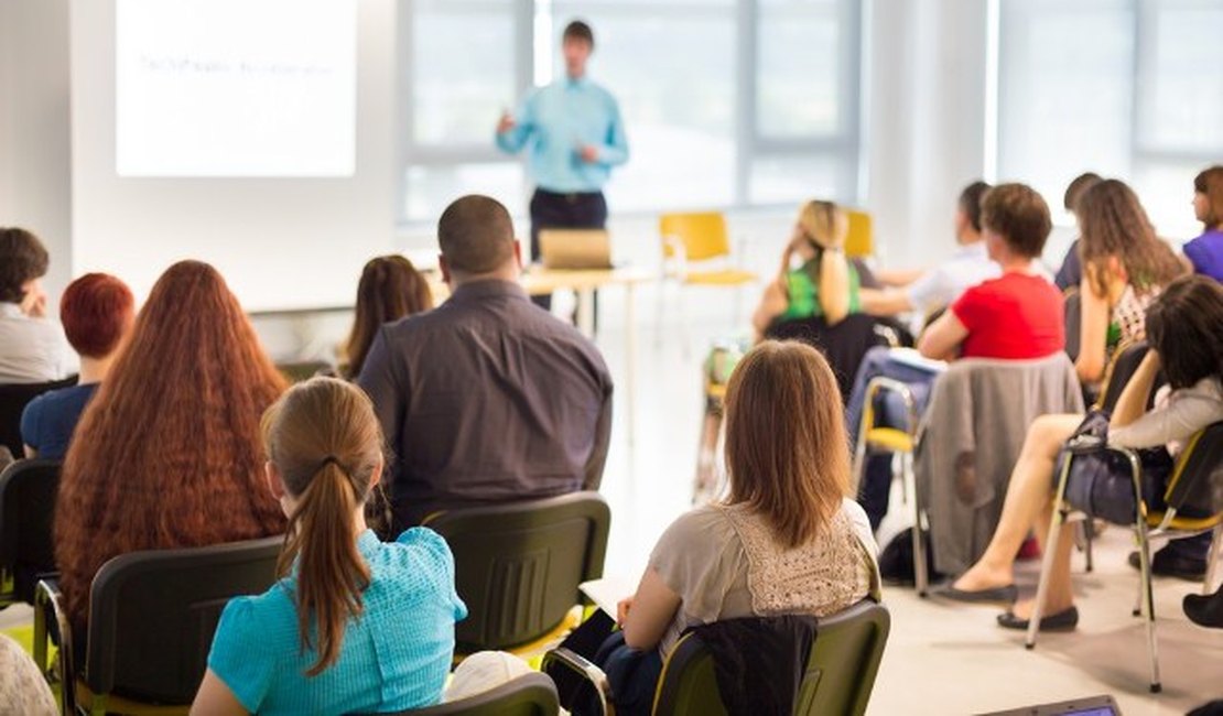 Ensino superior público concentra maior número de professores doutores