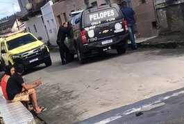 Adolescente de 17 anos é morto a tiros dentro de residência, em São Miguel dos Campos