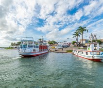 Turistas e famosos se encantam com a cidade de Penedo