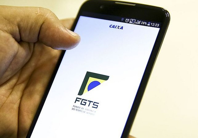 Trabalhadores poderão usar 20% do FGTS para pagar dívidas; governo deve liberar R$ 4,5 bilhões do fundo