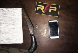 Radiopatrulha recupera motocicleta e celular roubados e prende suspeito