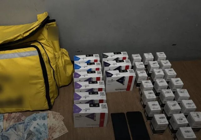 Dupla é presa em flagrante após roubo de R$ 37 mil em “canetas emagrecedoras” de farmácia