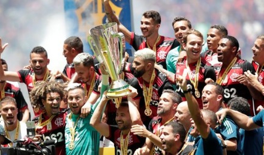 Flamengo domina o Athletico-PR e conquista o título da Supercopa