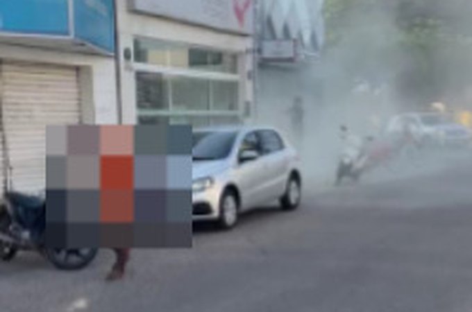 Vídeo mostra fumaça em fachada de loja de roupas em Arapiraca