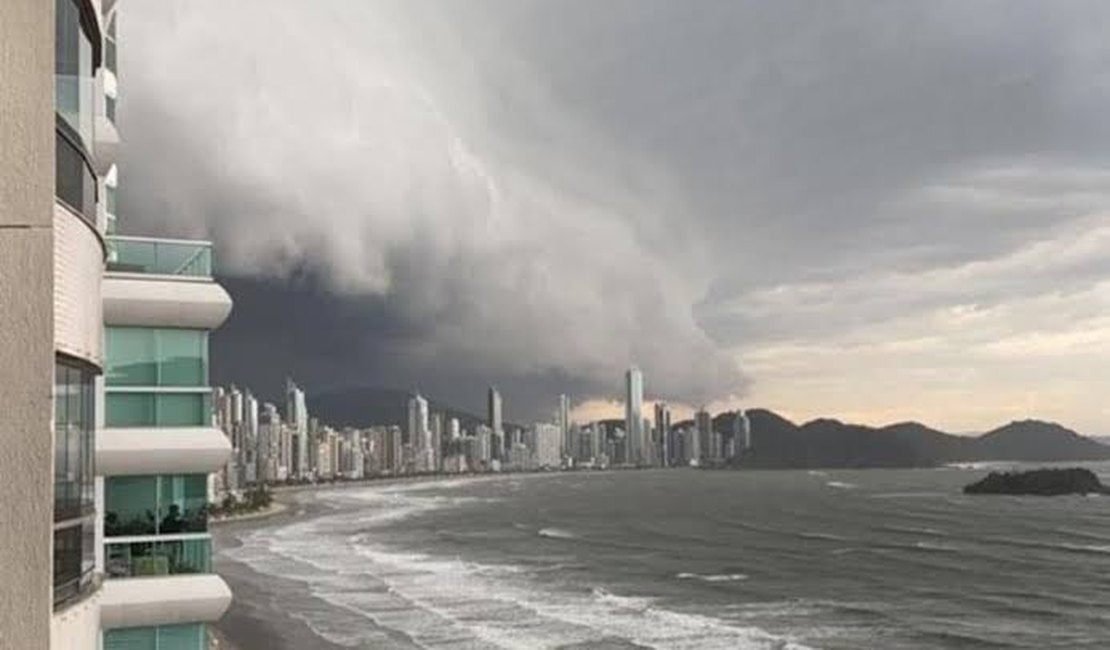 Ciclone atinge Santa Catarina, causa morte, destruição e fenômeno pode chegar em SP
