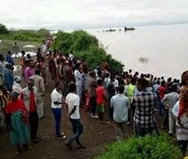 Pastor é morto por crocodilo durante cerimônia de batismo em lago