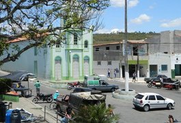 Criminosos invadem residência e executam jovem dentro de banheiro em Feira Grande
